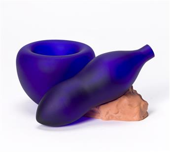 ANISH KAPOOR (1954 - ) Les Objets d'Artistes: A Vase.